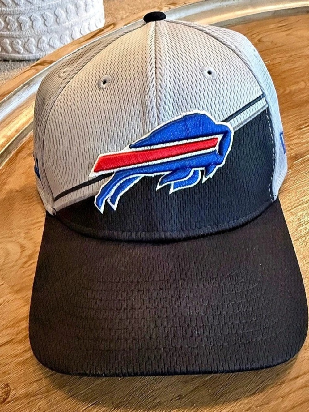 New Era Buffalo Bills Grayed Out Neo 39THIRTY Flex Hat Gray & Black M/L